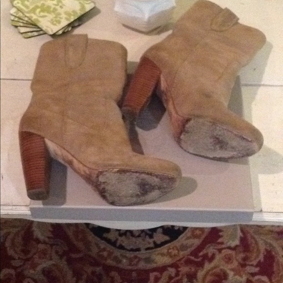 Boots - Picture 4 of 4